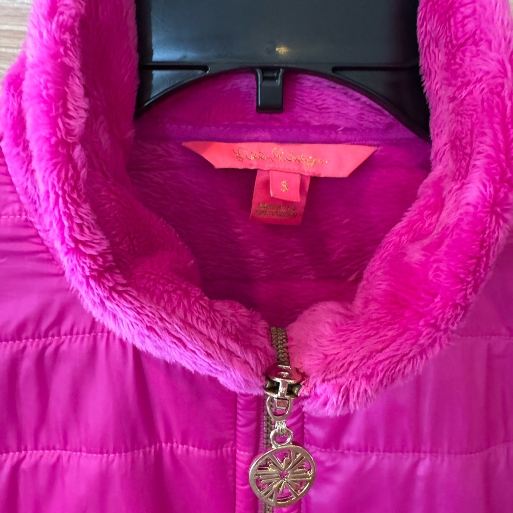 Like new, Lilly Pulitzer Raspberry jacket size S , worn once! - Picture 4 of 4